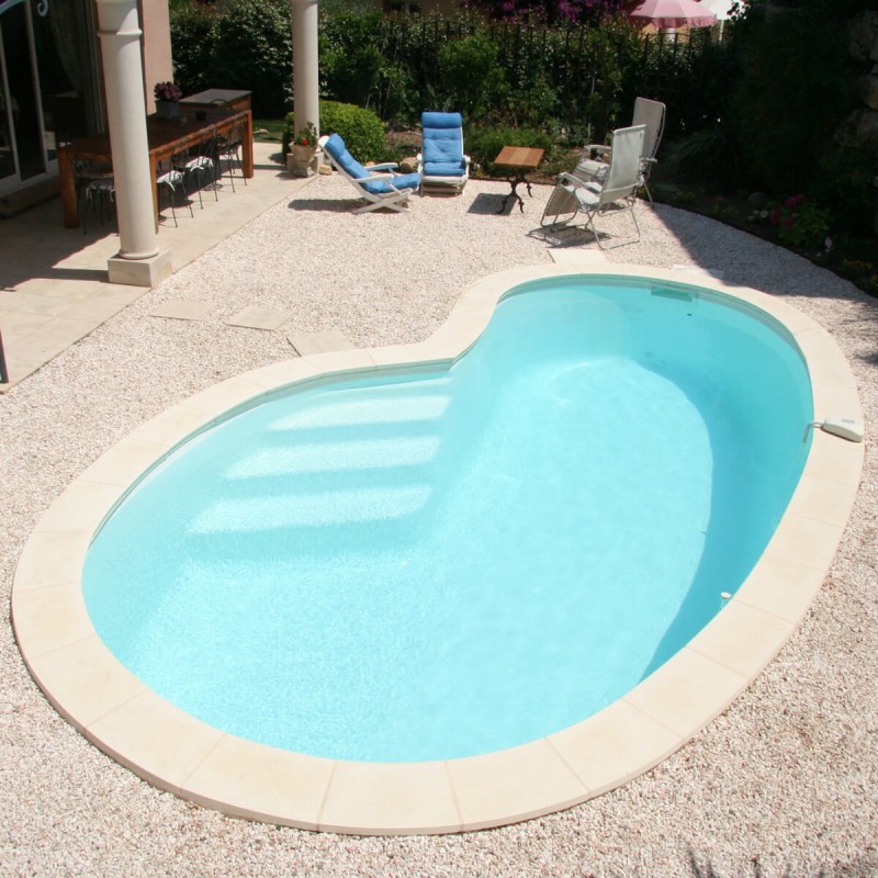 Piscina de fibra poliéster Elliptic 670